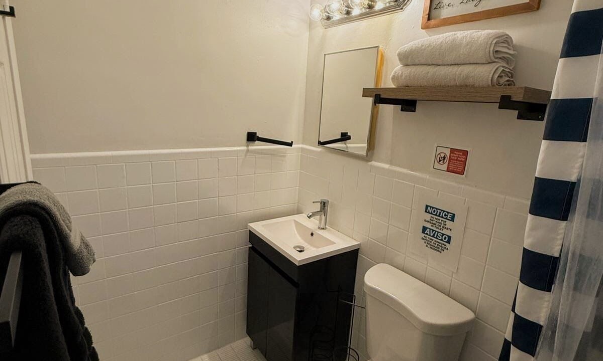 Photo of Bathroom in Pompano Beach