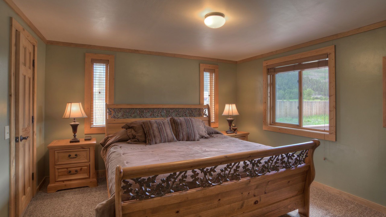 Photo of Bedroom in South Fork
