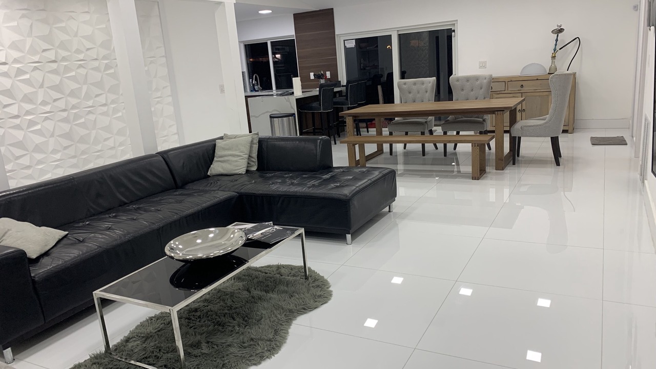 Photo of Livingroom in Ives Estates