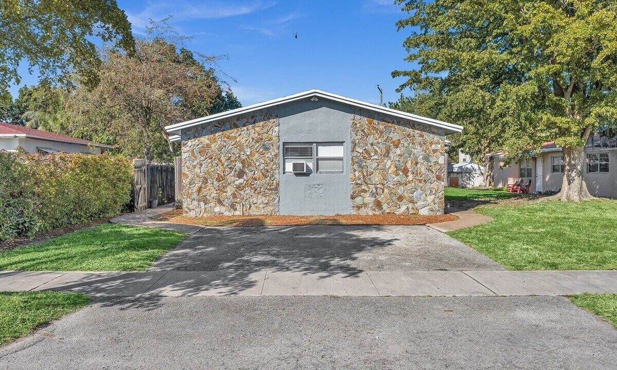 Photo of Outdoor in Royal Poinciana
