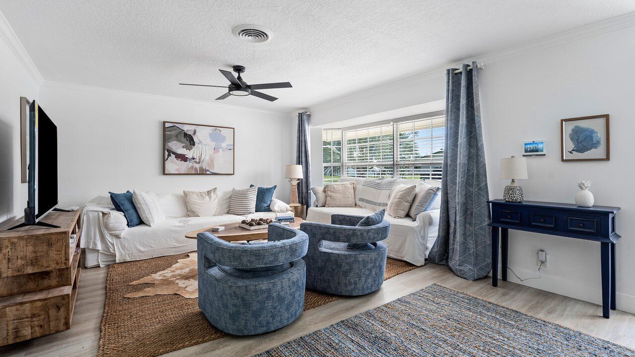 Photo of Livingroom in Lighthouse Point