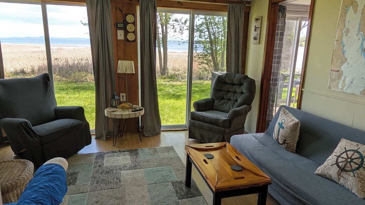 Photo of Livingroom in Malletts Bay