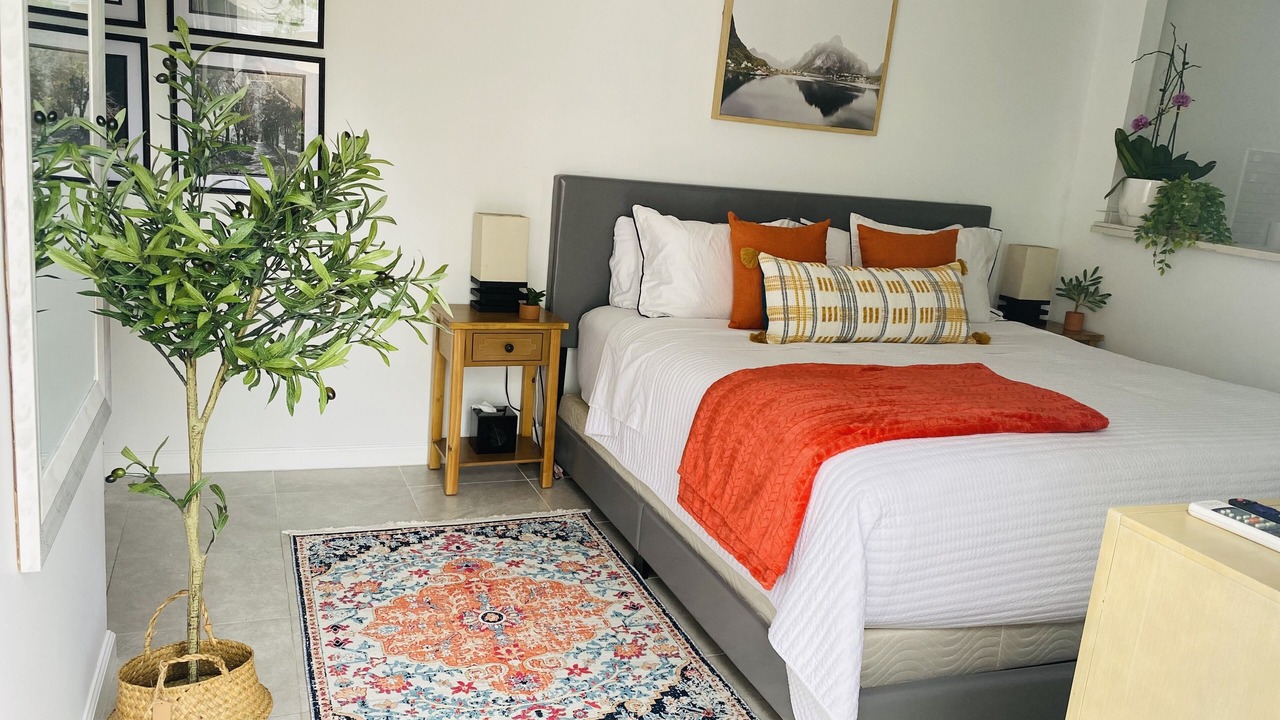 Photo of Bedroom in Lake Worth Corridor