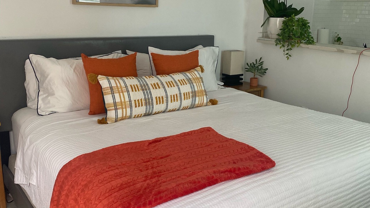 Photo of Bedroom in Lake Worth Corridor
