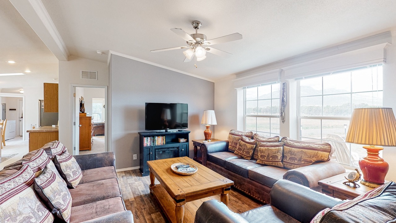 Photo of Livingroom in South Fork