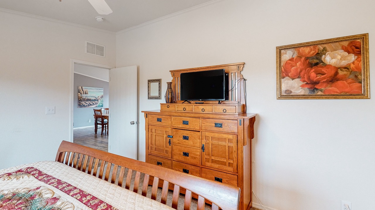 Photo of Bedroom in South Fork