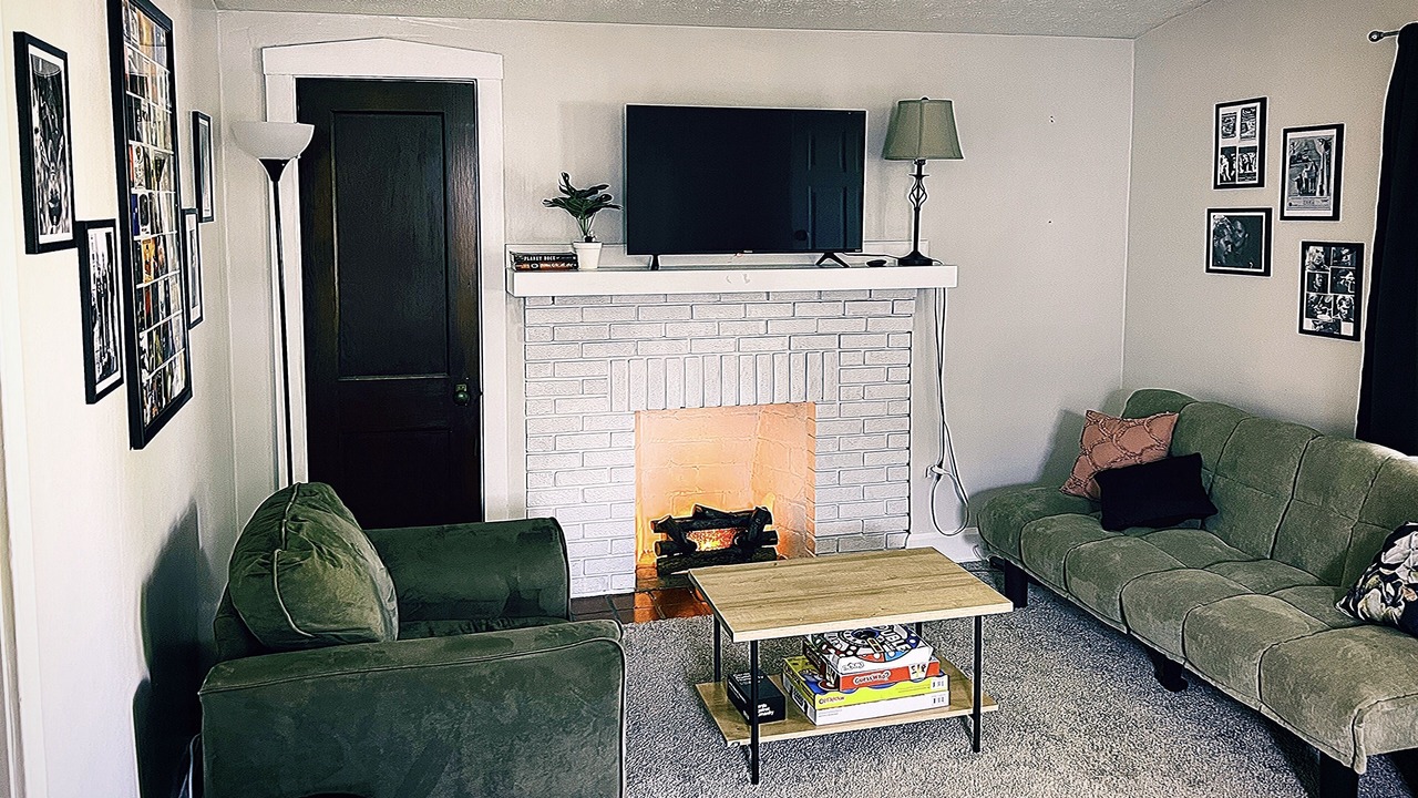 Photo of Livingroom in Kamm's Corners