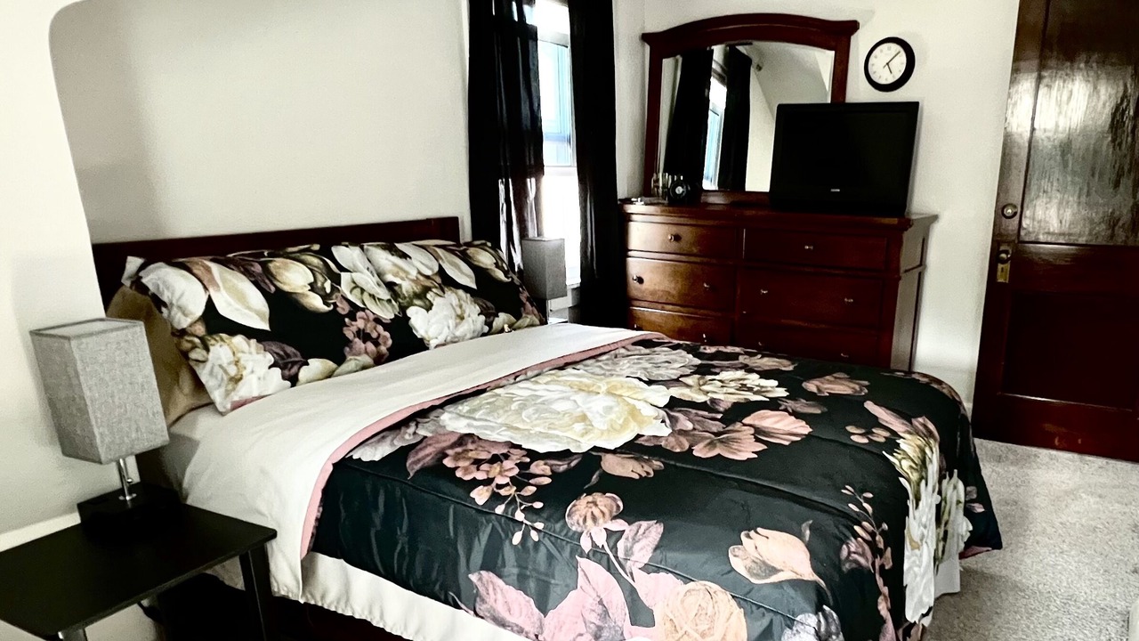 Photo of Bedroom in Kamm's Corners
