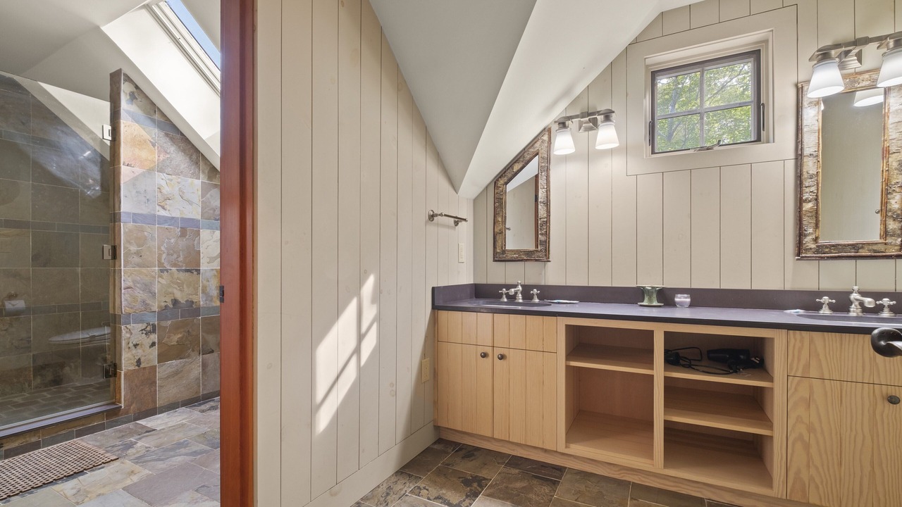 Photo of Bathroom in Lincoln