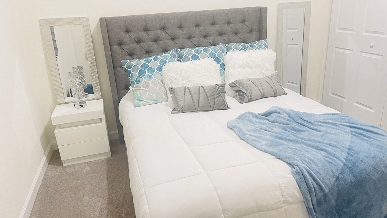 Photo of Bedroom in Miami Lakes