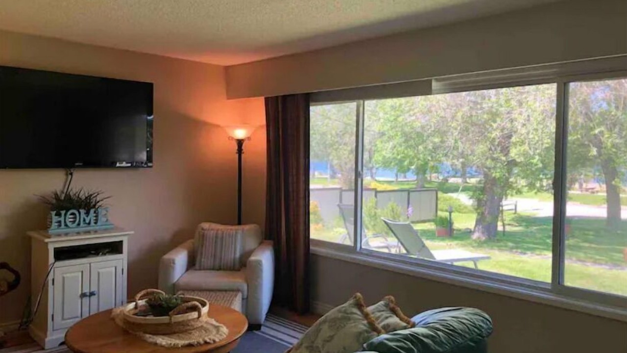 Photo of Livingroom in Okanagan-Similkameen
