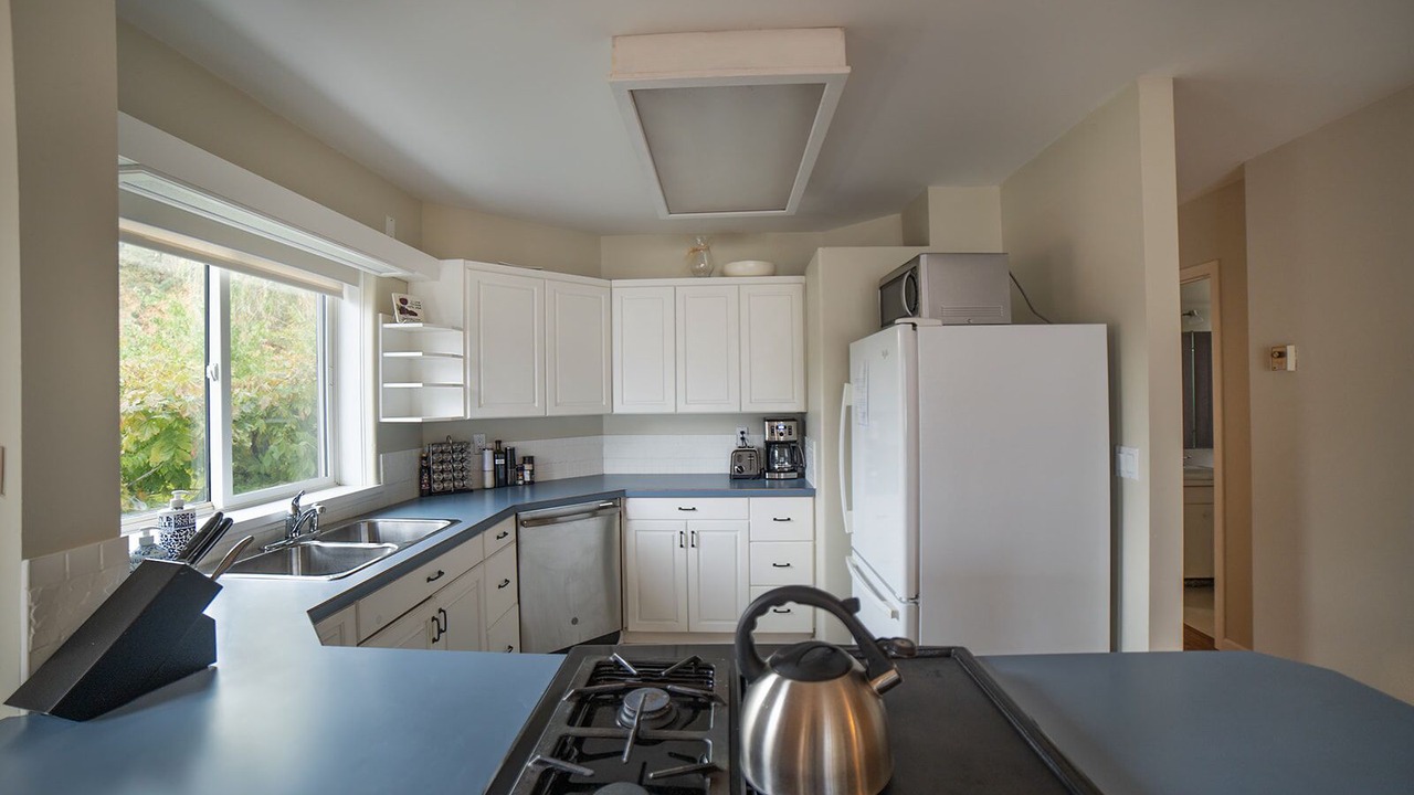 Photo of Kitchen in Okanagan-Similkameen