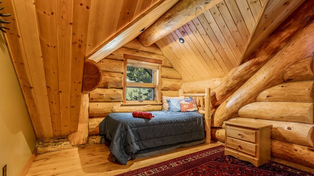 Photo of Bedroom in East Kootenay