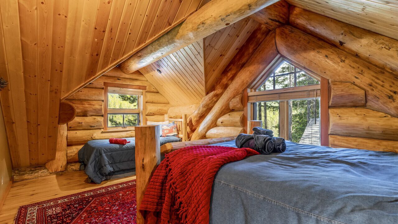 Photo of Bedroom in East Kootenay