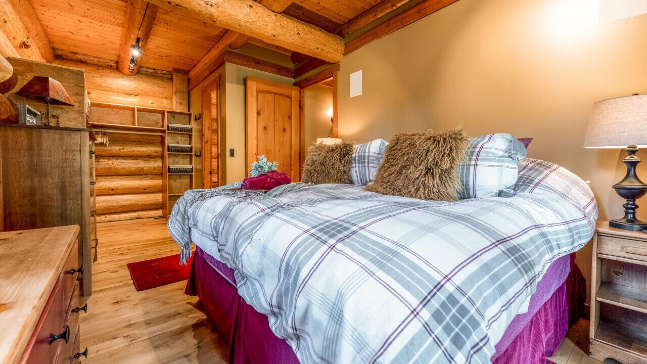 Photo of Bedroom in East Kootenay