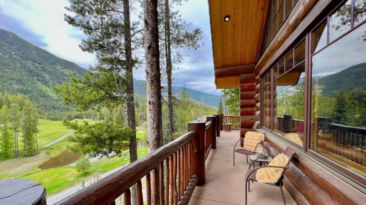 Photo of Patio Balcony in East Kootenay