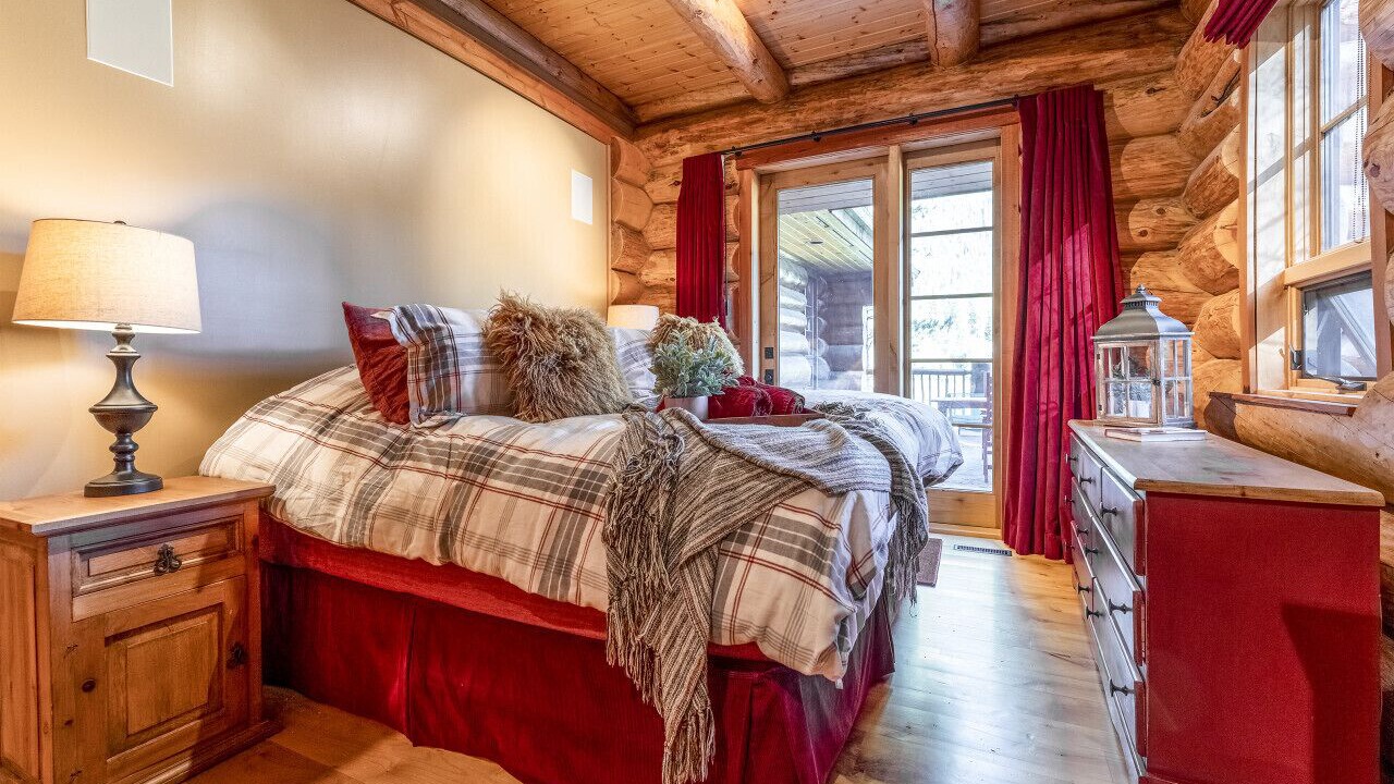 Photo of Bedroom in East Kootenay