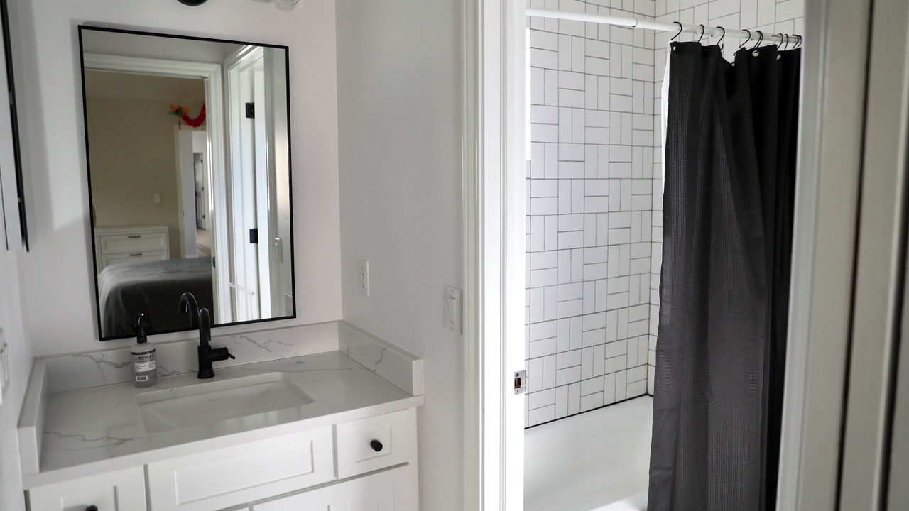 Photo of Bathroom in Basalt