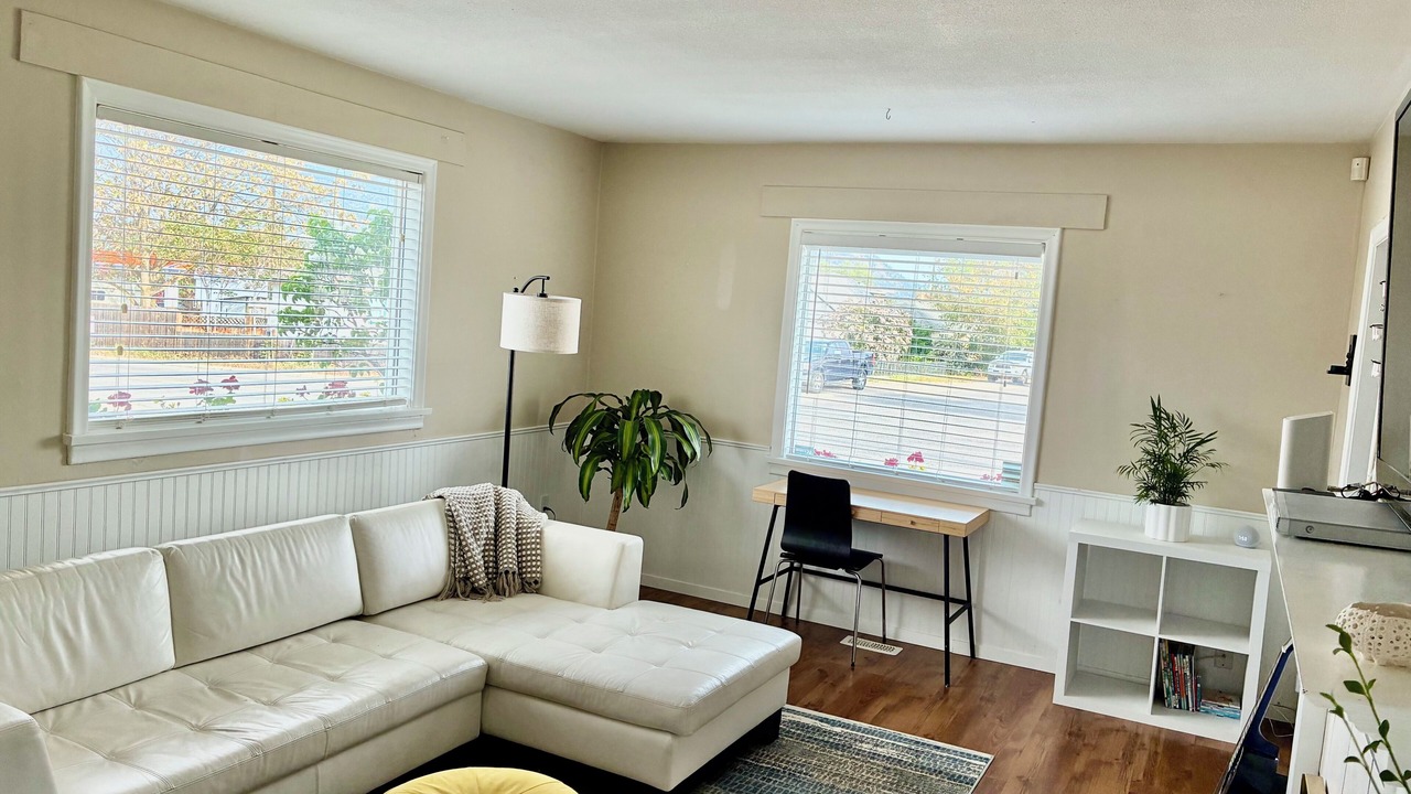 Photo of Livingroom in Okanagan-Similkameen