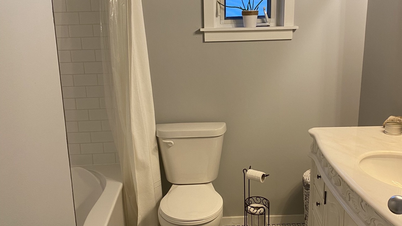 Photo of Bathroom in Okanagan-Similkameen