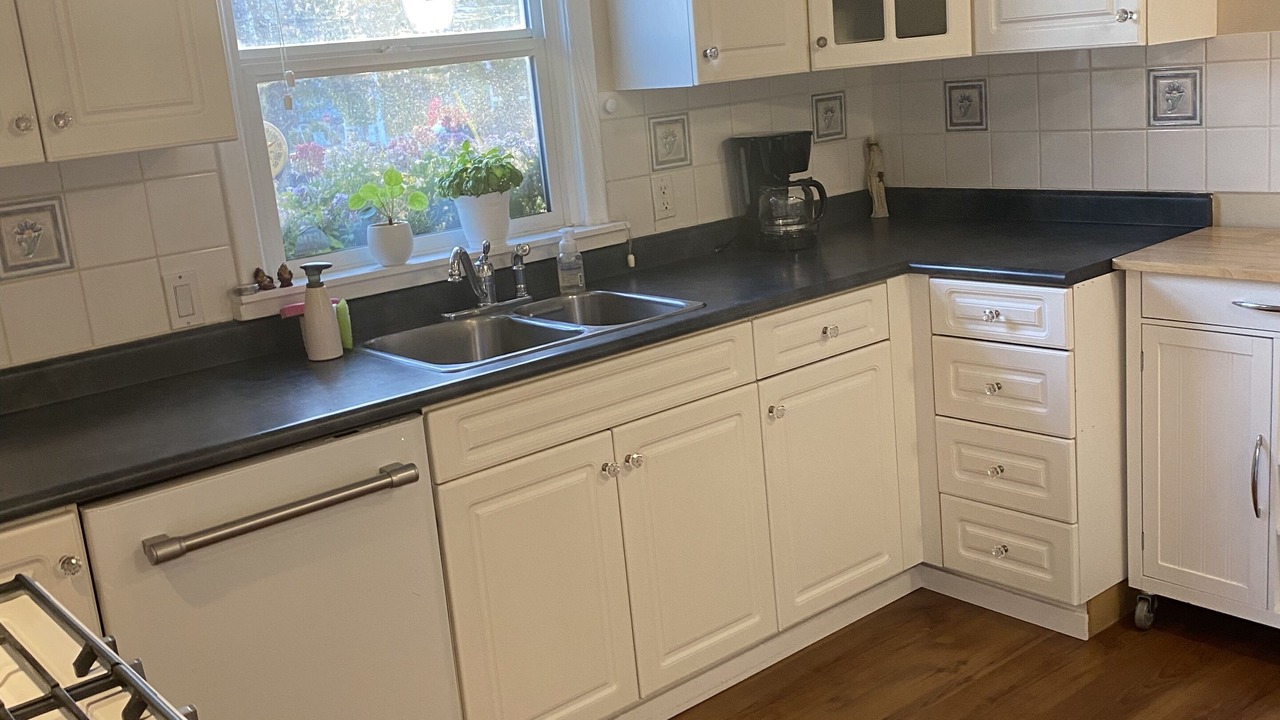 Photo of Kitchen in Okanagan-Similkameen