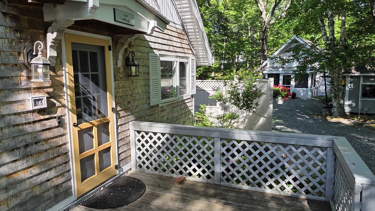 Photo of Patio Balcony in Salsbury Cove