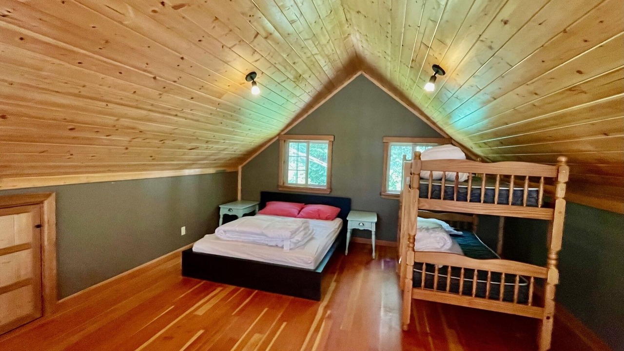 Photo of Bedroom in Savary Island