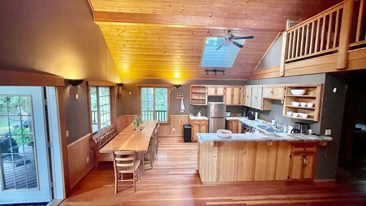 Photo of Kitchen in Savary Island