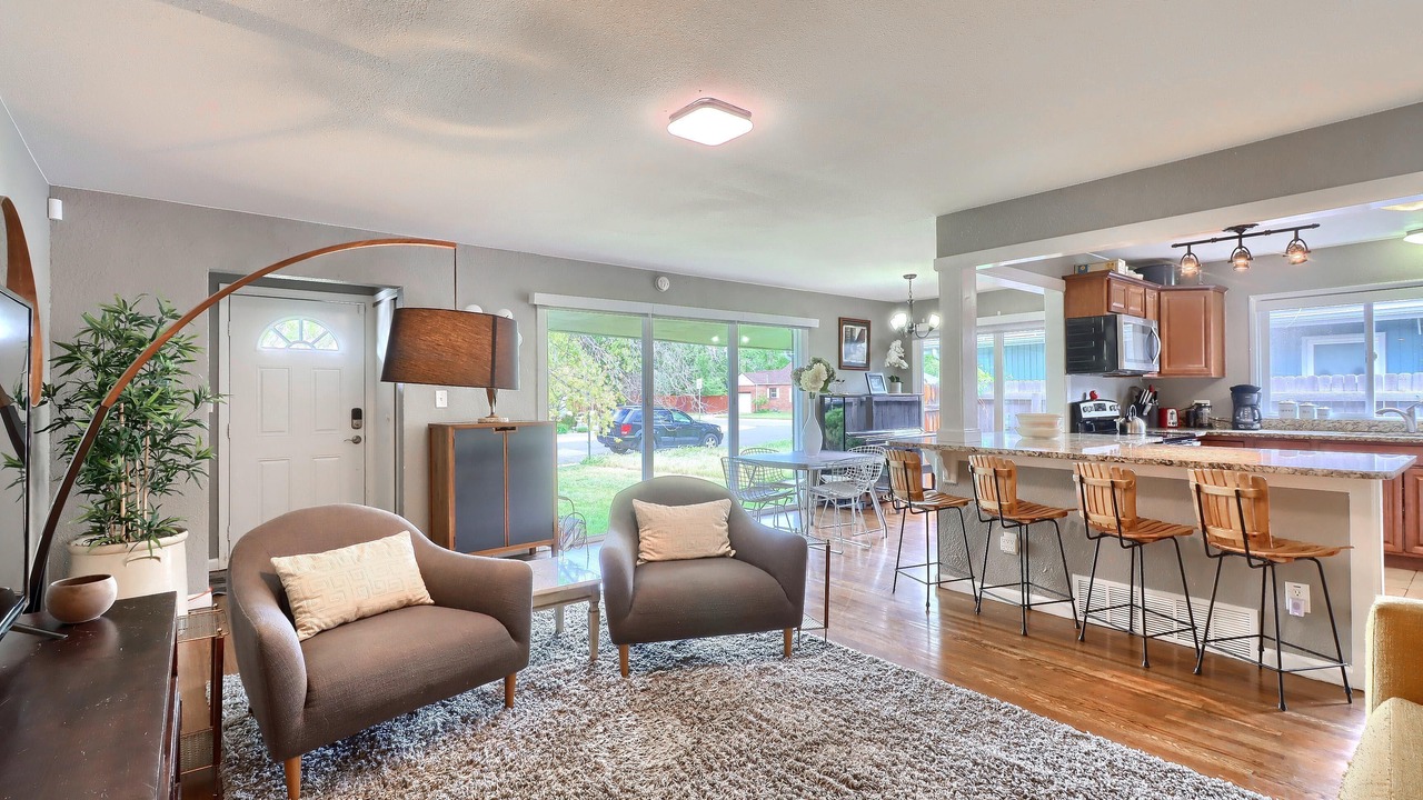 Photo of Livingroom in East Colfax