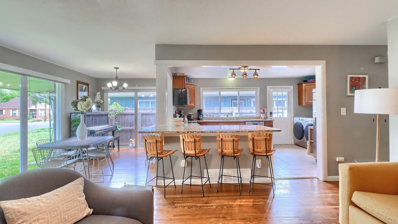 Photo of Livingroom in East Colfax