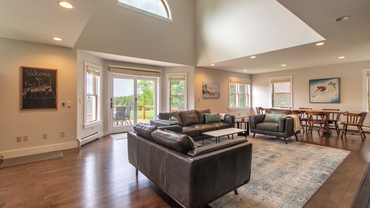 Photo of Livingroom in East Burke