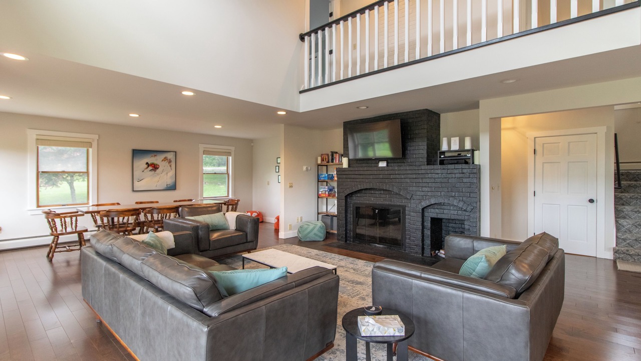 Photo of Livingroom in East Burke