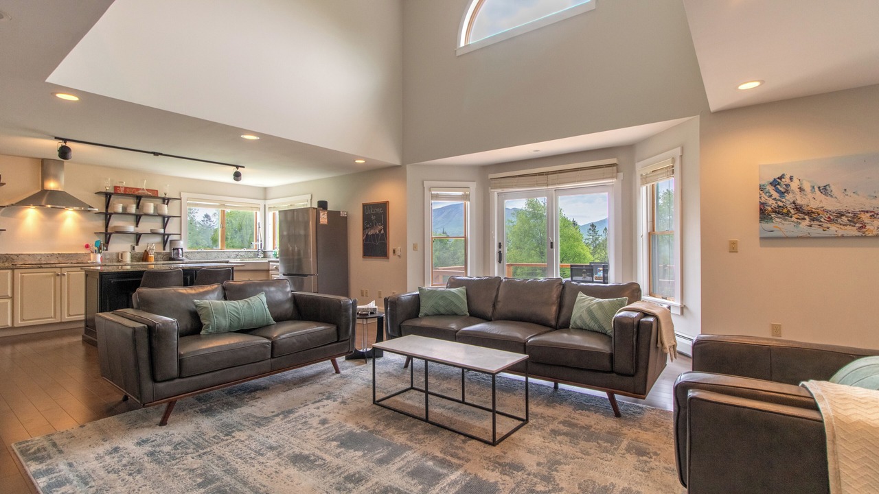 Photo of Livingroom in East Burke