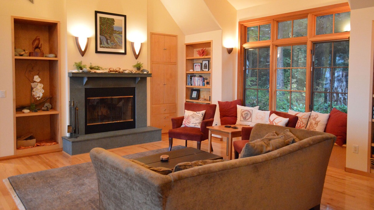 Photo of Livingroom in Juan de Fuca Electoral Area