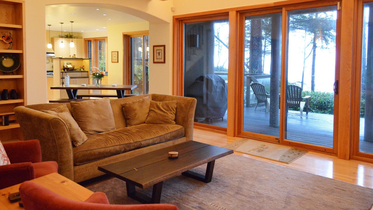 Photo of Livingroom in Juan de Fuca Electoral Area