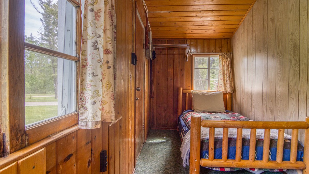 Photo of Bedroom in East Kootenay