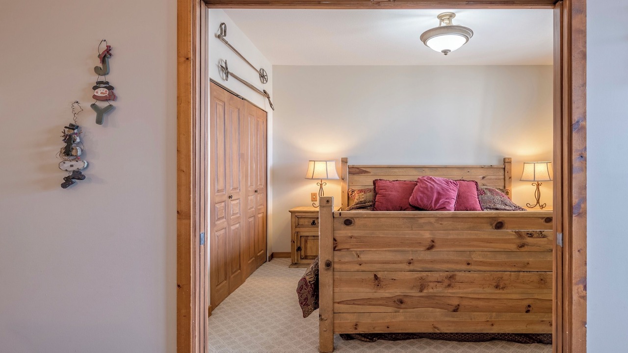 Photo of Bedroom in Silver Star Mountain