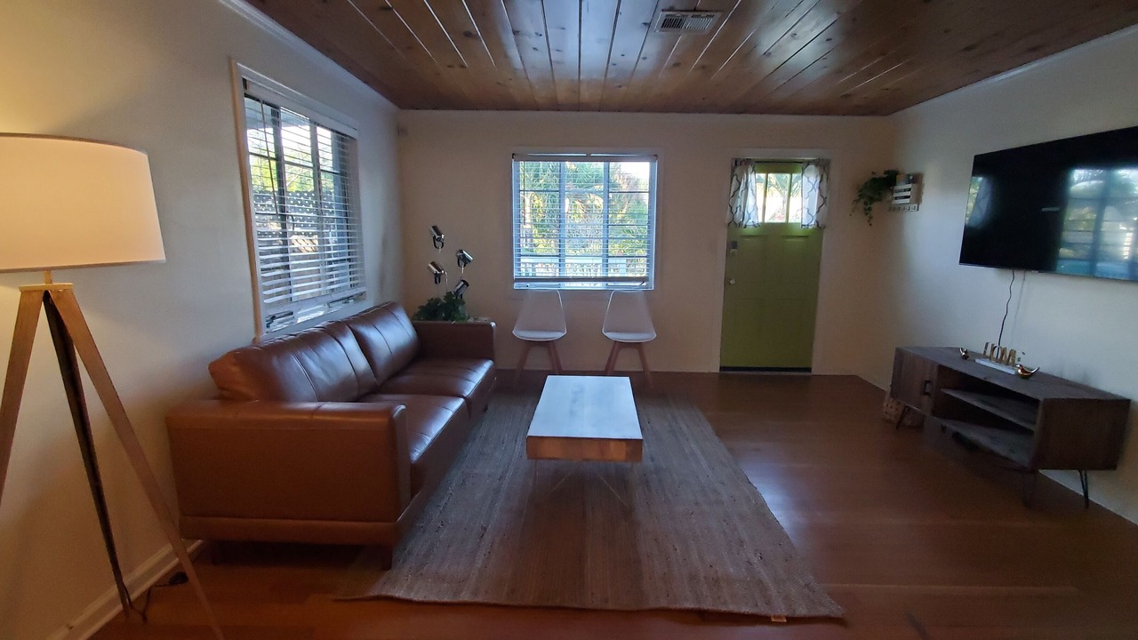 Photo of Livingroom in Riviera Beach