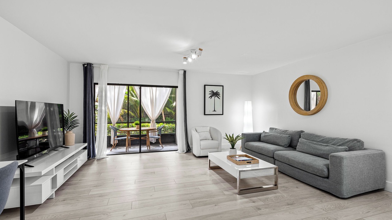 Photo of Livingroom in Deerfield Beach
