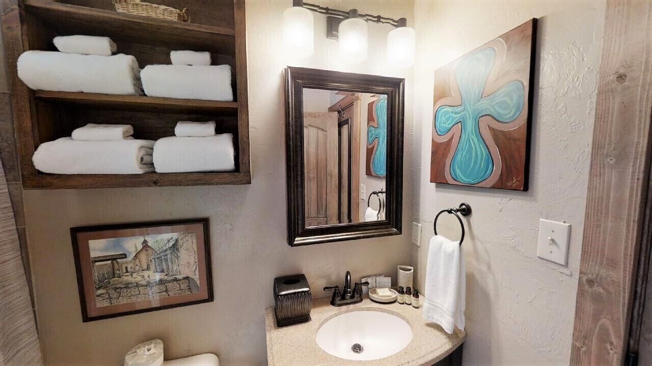 Photo of Bathroom in Red River