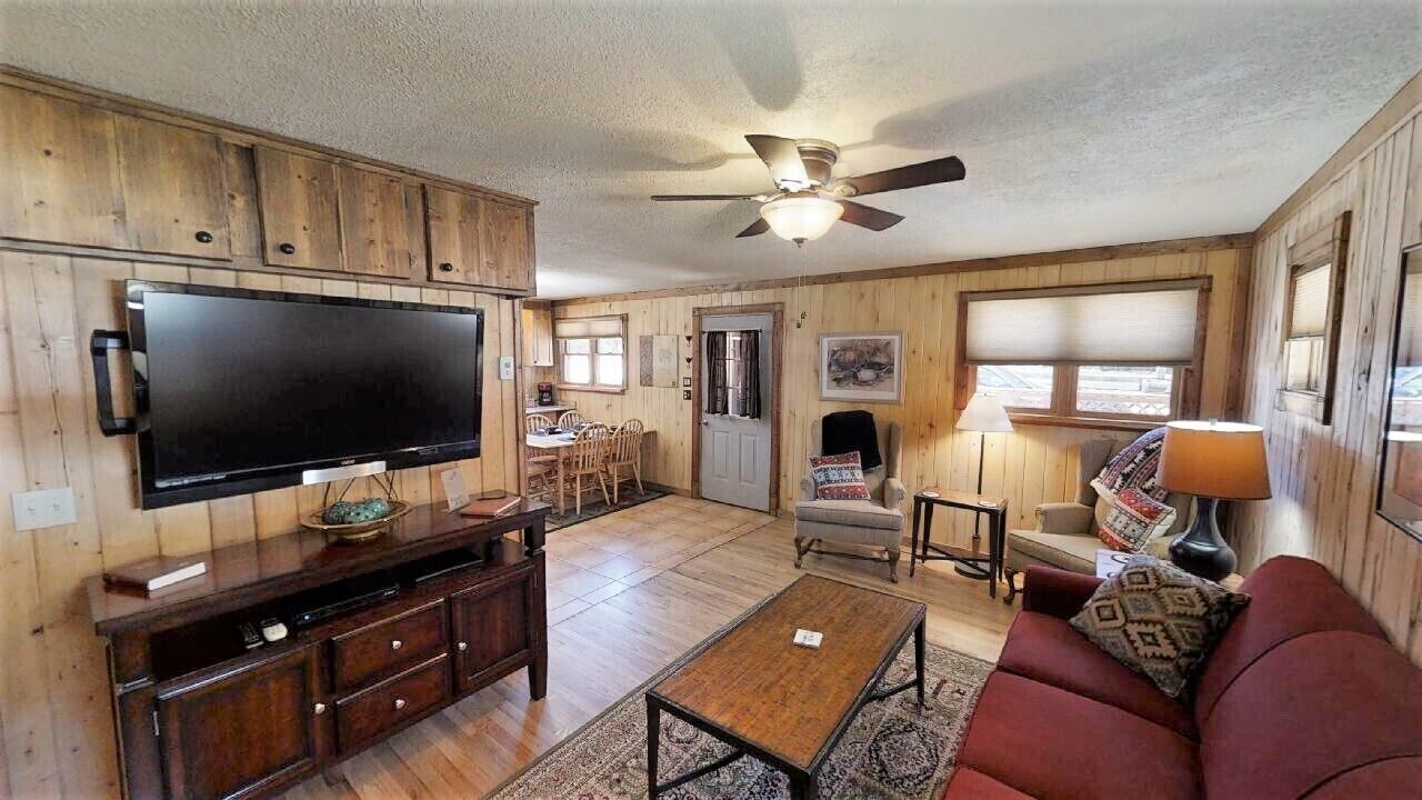 Photo of Livingroom in Red River