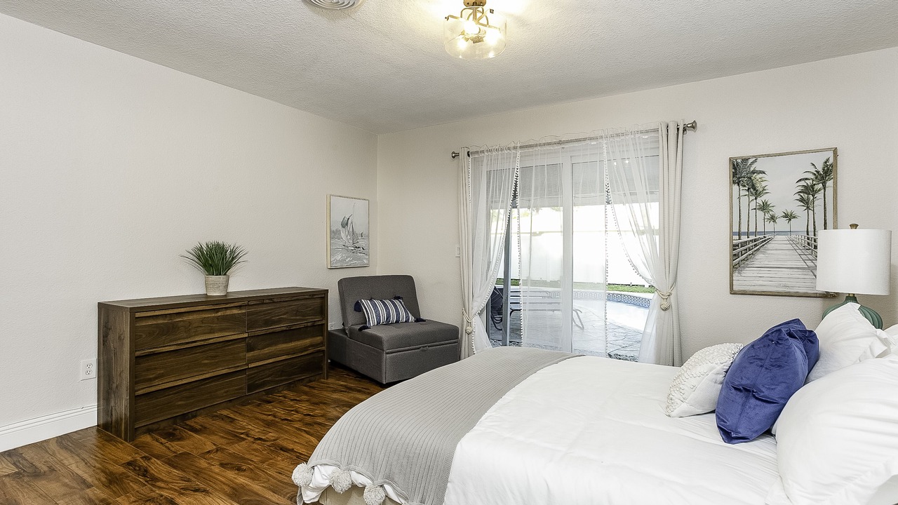 Photo of Bedroom in Garden Isles
