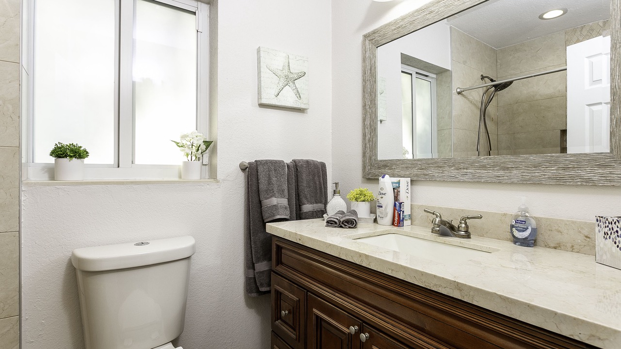 Photo of Bathroom in Garden Isles