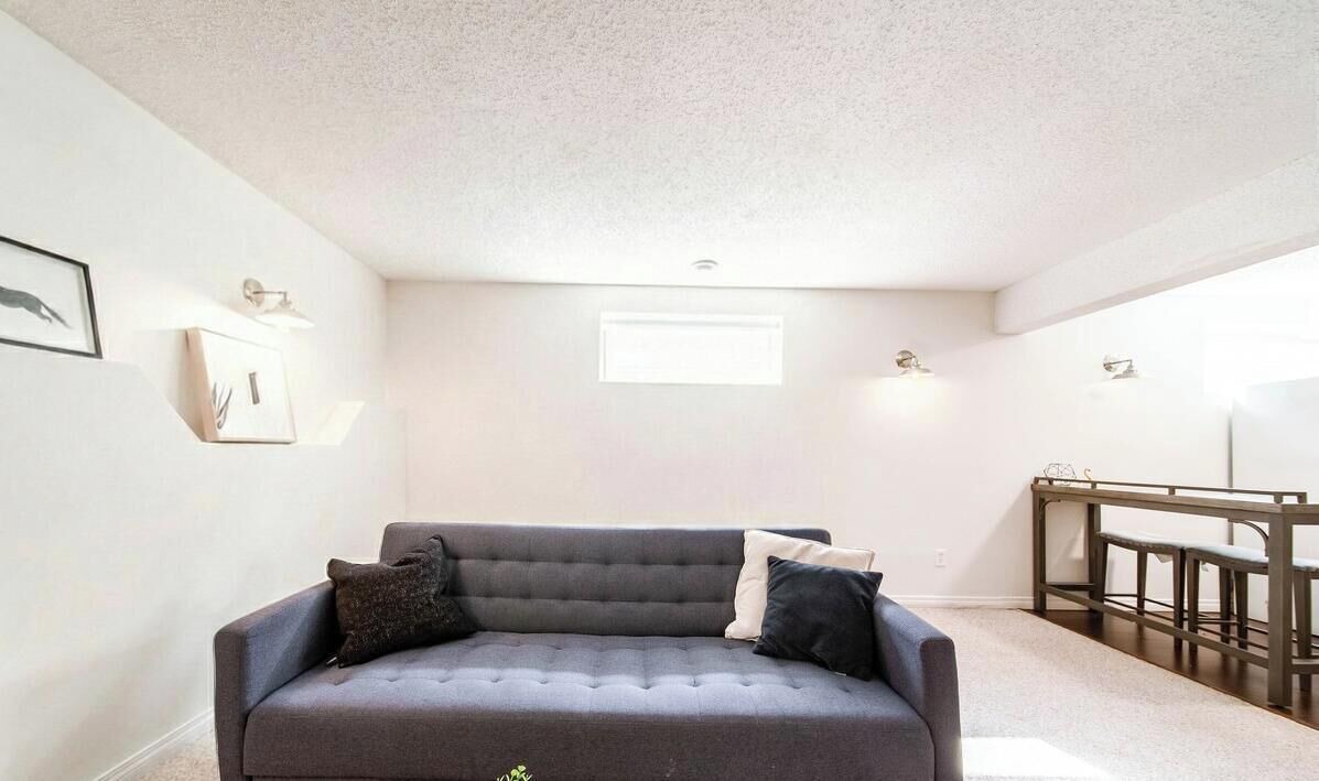 Photo of Livingroom in Southeast Edmonton