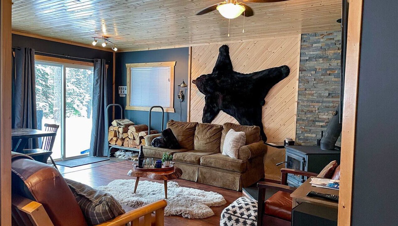 Photo of Livingroom in Okanagan-Similkameen