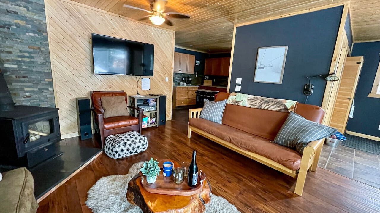 Photo of Livingroom in Okanagan-Similkameen