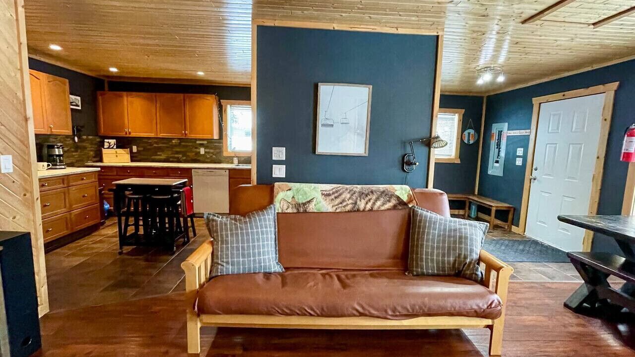 Photo of Livingroom in Okanagan-Similkameen