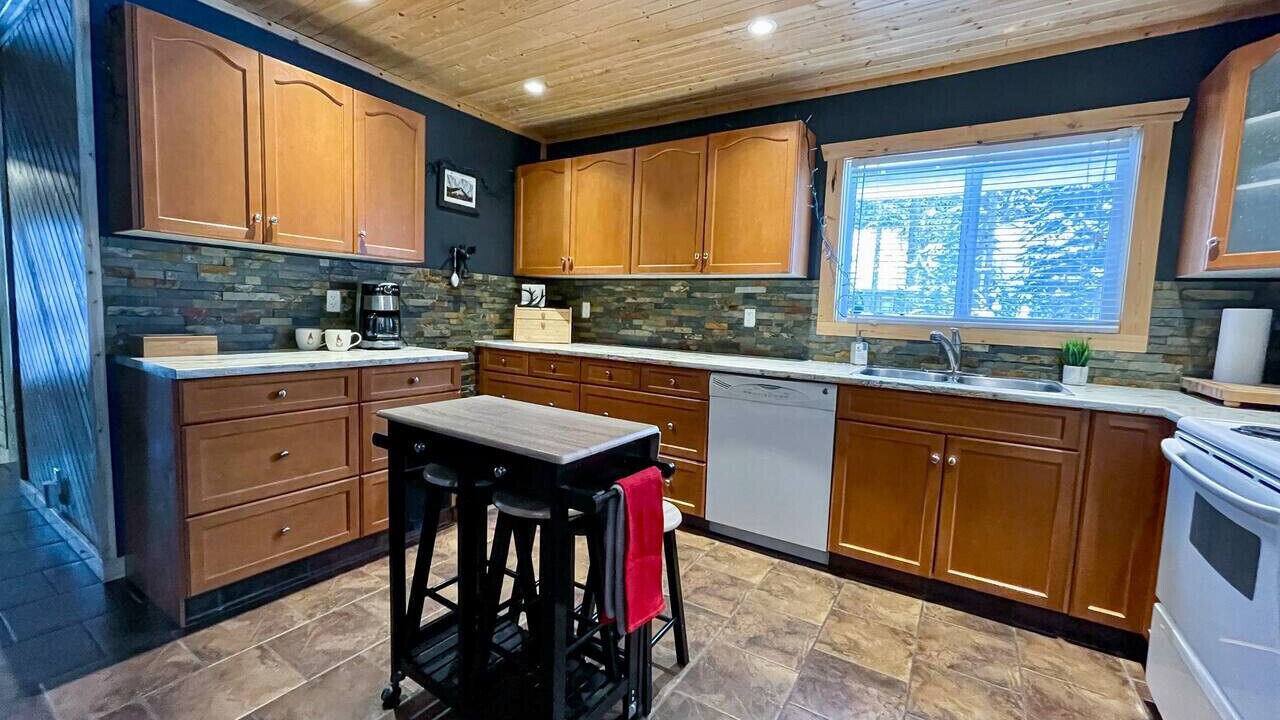 Photo of Kitchen in Okanagan-Similkameen
