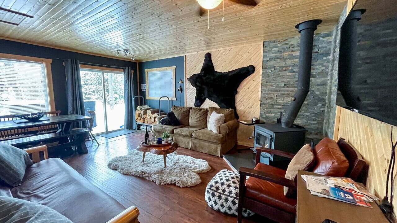 Photo of Livingroom in Okanagan-Similkameen