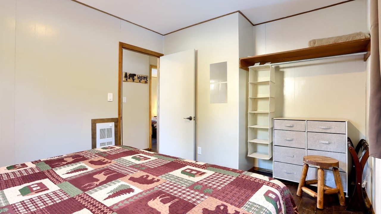 Photo of Bedroom in Twin Lakes